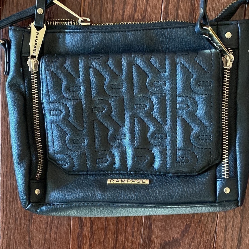 Rampage Crossbody - Picture 2 of 7